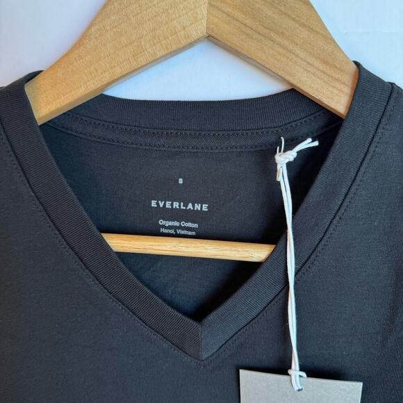 Everlane The Organic Cotton V Neck Tee Shirt NEW - Picture 6 of 10